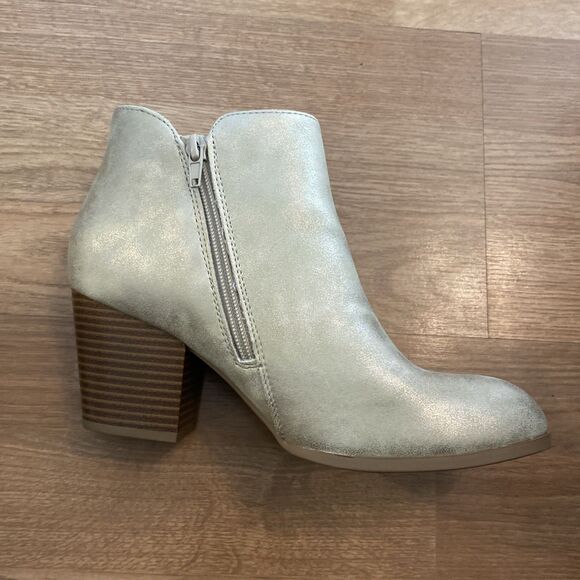 Style & Co Masrinaa Block-Heel Ankle Bootie Distressed Gold Size 7.5W NIB - Picture 10 of 13